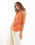 Top sleeveless with a square neckline